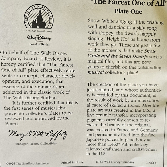 Rare Disney Snow White musical plate - Picture 4 of 5